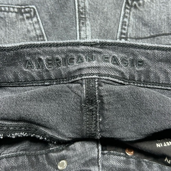 American Eagle 90’s Boot Cut Distressed Washed Black Mid Rise Jeans Sz 4 regular - Picture 5 of 6